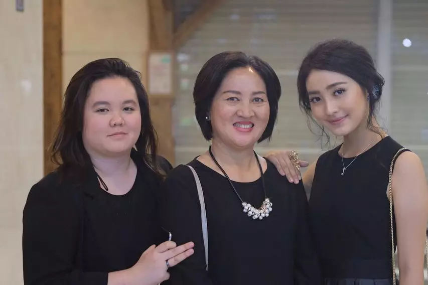 Natasha dan kakak instagram Natasha dan kakak instagram