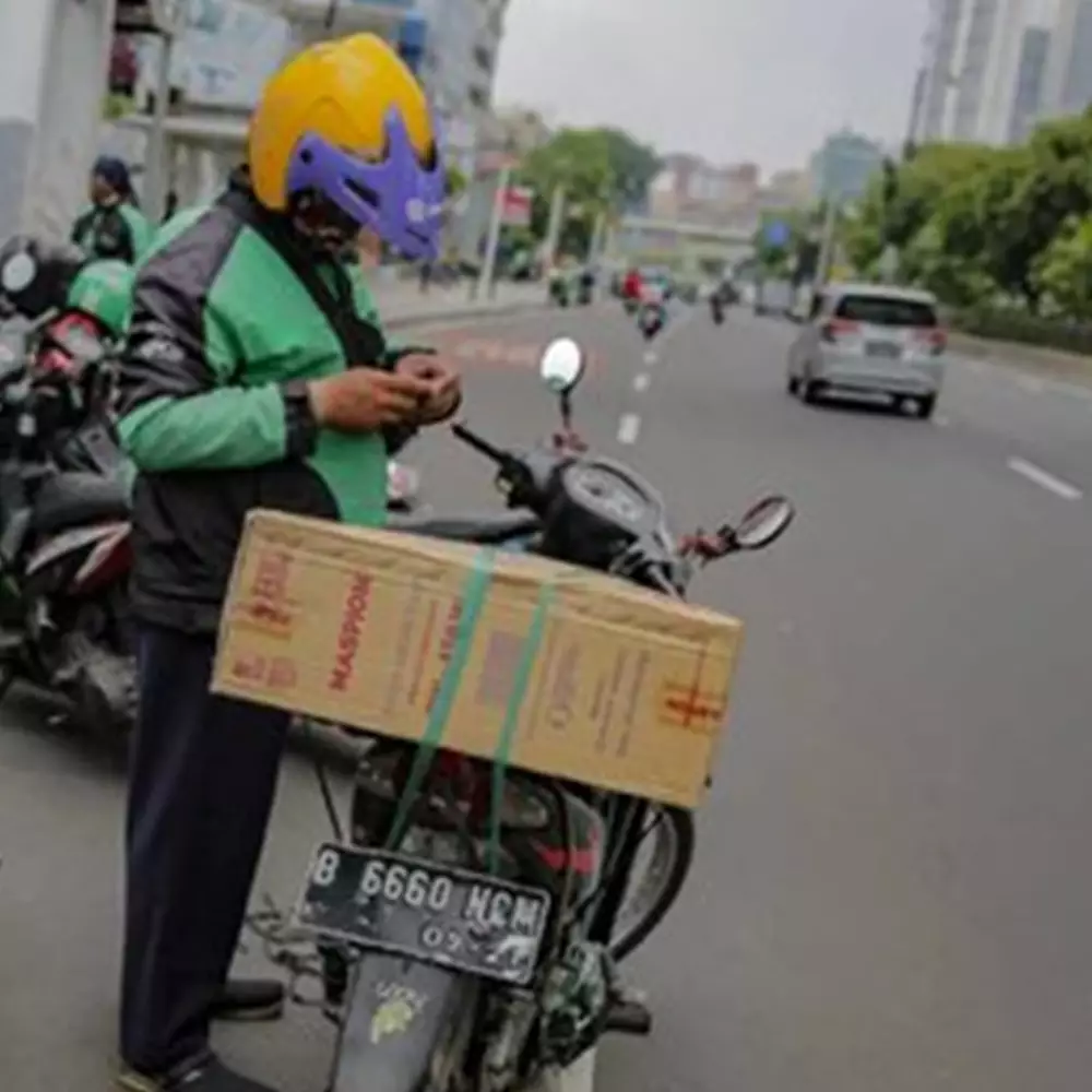Cerita polisi patungan Rp 550 ribu bantu driver ojek online kena tipu