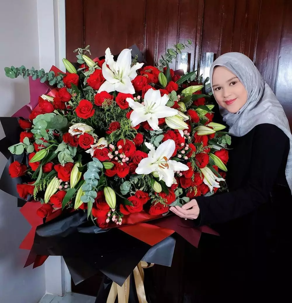 Momen ultah Cut Meyriska Instagram & YouTube Momen ultah Cut Meyriska Instagram & YouTube