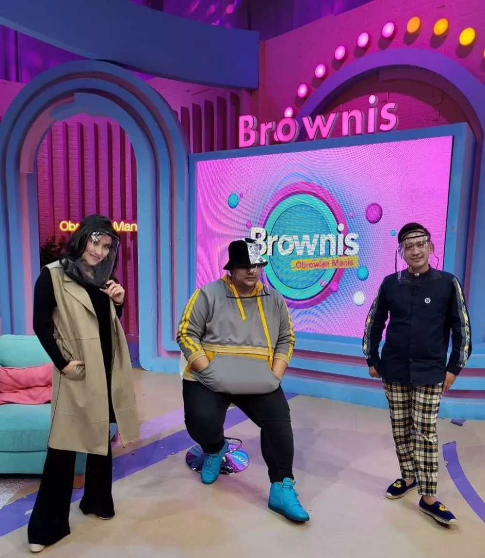 outer Ayu Ting Ting instagram