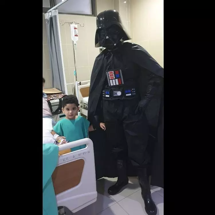 Potret dokter pakai kostum superhero Instagram/@erric_manibuy