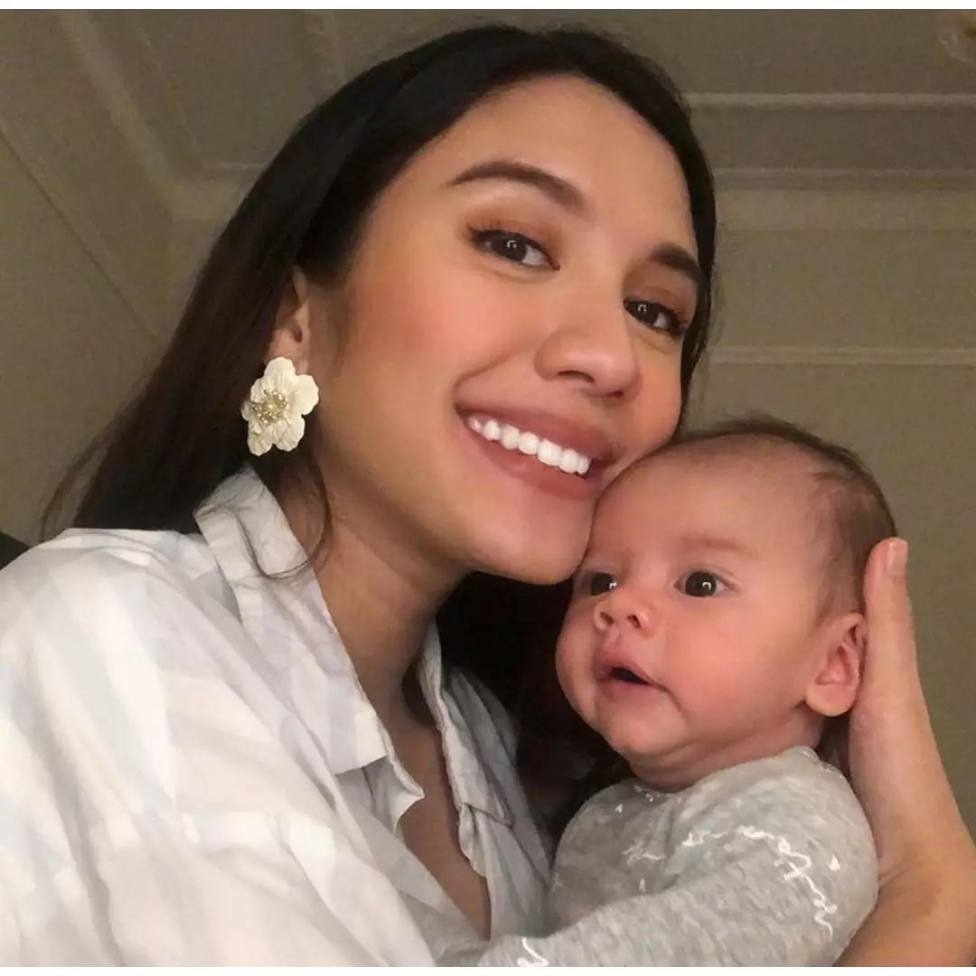 Jadi ibu baru, ini 10 momen Acha Sinaga momong anak