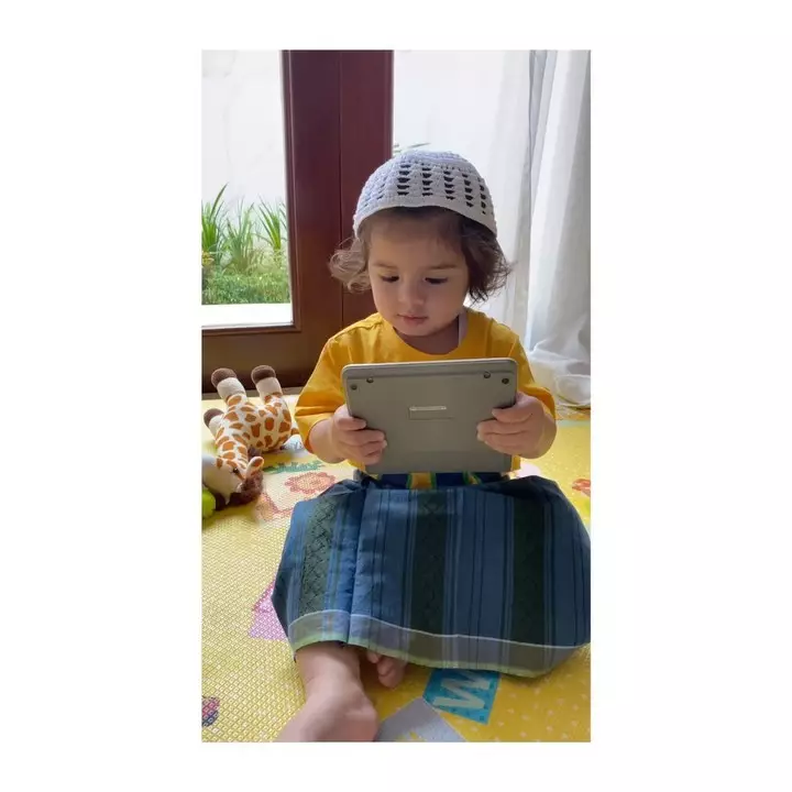 anak seleb pakai sarung © 2020 brilio.net Instagram/@meisya__siregar ; Instagram/@vienstasman