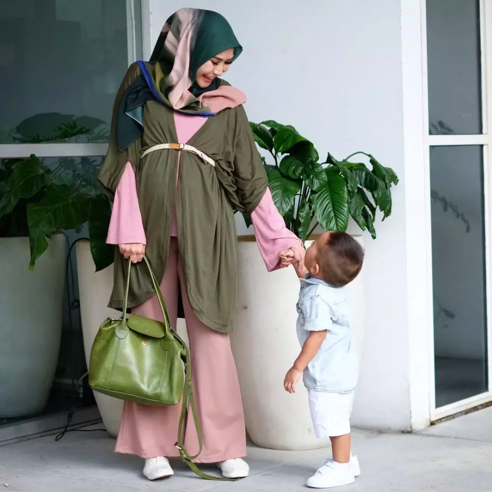 inspirasi outfit bumil ala zaskia adya mecca instagram inspirasi outfit bumil ala zaskia adya mecca instagram