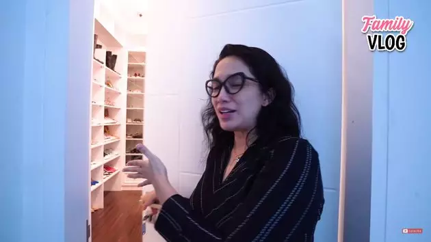 kamar Tidur Ussy Sulistyawati youtube kamar Tidur Ussy Sulistyawati youtube