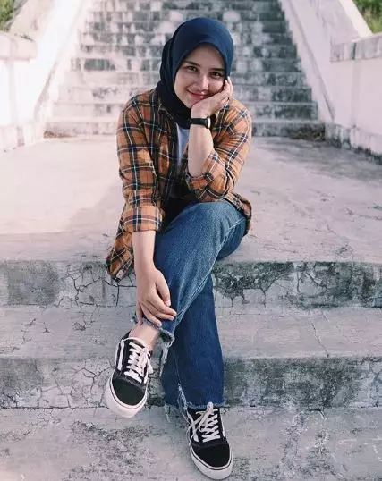 gaya outfit Una Maulina mantan calon istri Sahrul Gunawan © 2020 brilio.net