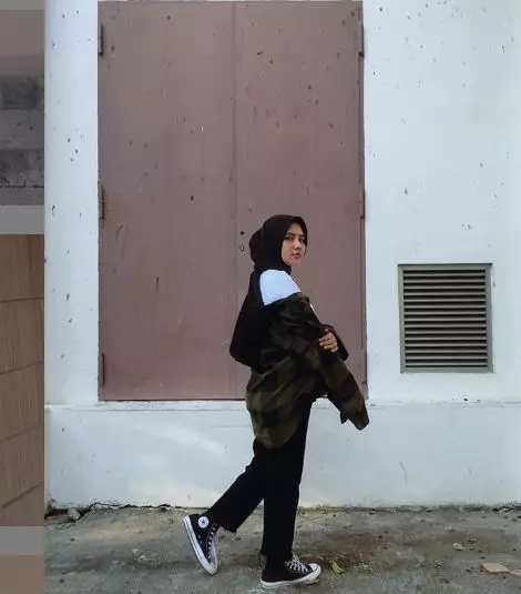 gaya outfit Una Maulina mantan calon istri Sahrul Gunawan © 2020 brilio.net