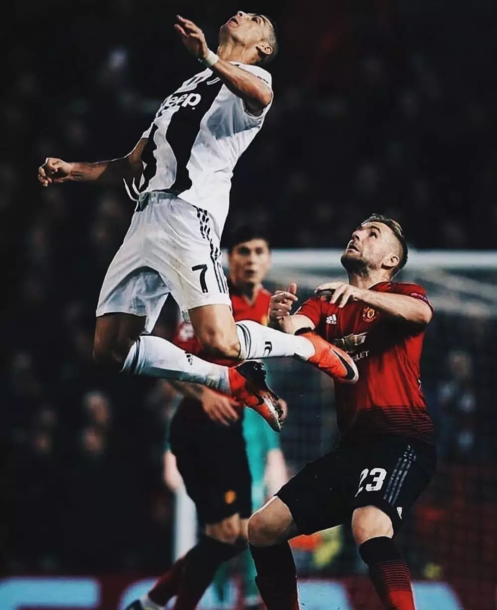 ronaldo terbang 2 berbagai sumber ronaldo terbang 2 berbagai sumber