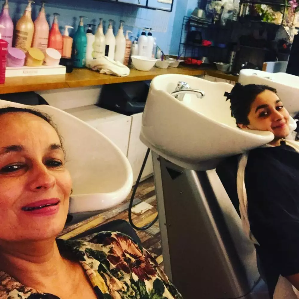 Alia Bhatt dan ibunya © 2020 brilio.net Alia Bhatt dan ibunya © 2020 brilio.net