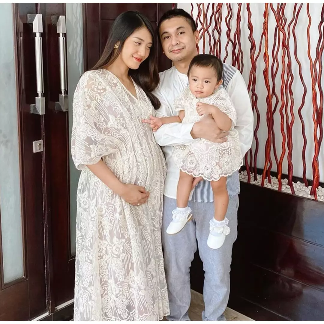 5 Potret baby bump Anissa Aziza, stylish dan elegan