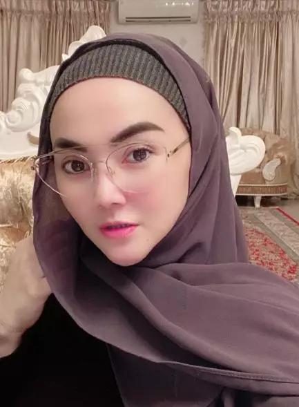 5 Cara seleb hadapi new normal © 2020 brilio.net 5 Cara seleb hadapi new normal © 2020 brilio.net