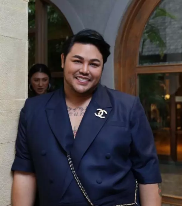 5 Cara seleb hadapi new normal © 2020 brilio.net 5 Cara seleb hadapi new normal © 2020 brilio.net