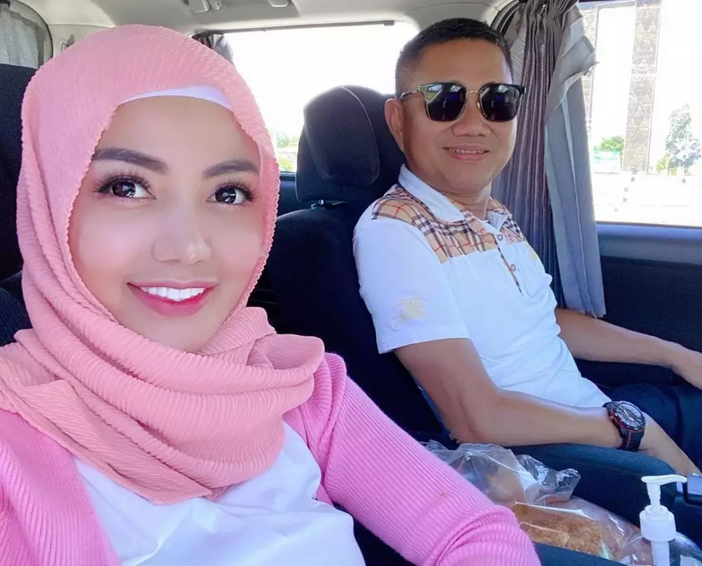potret bella shofie berhijab instagram
