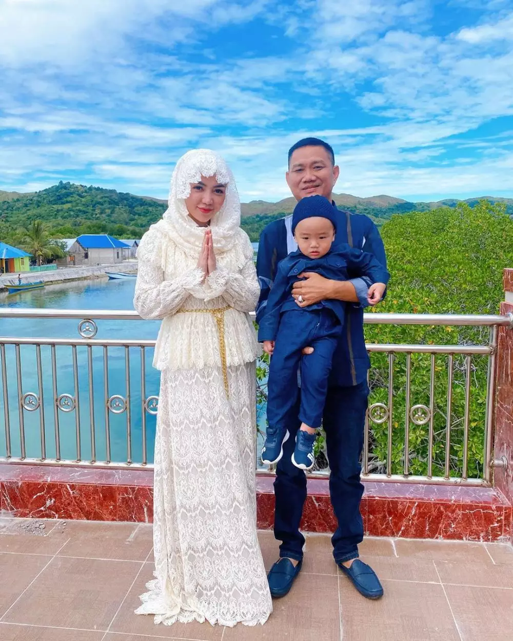 potret bella shofie berhijab instagram