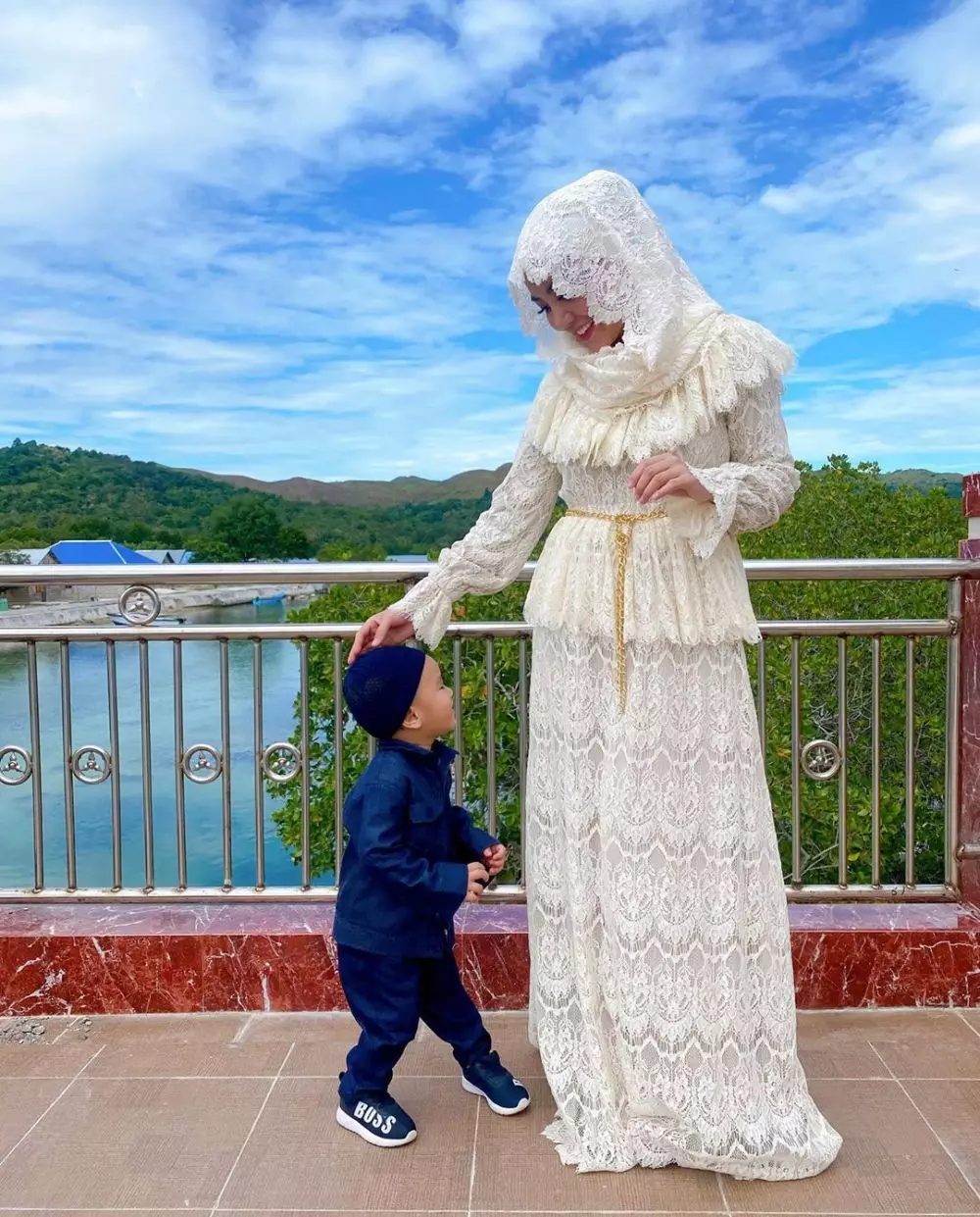 potret bella shofie berhijab instagram