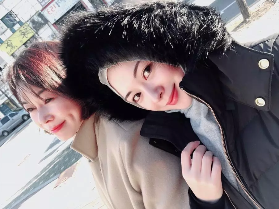 7 momen manis Ayana Moon dan sang ibunda Instagram