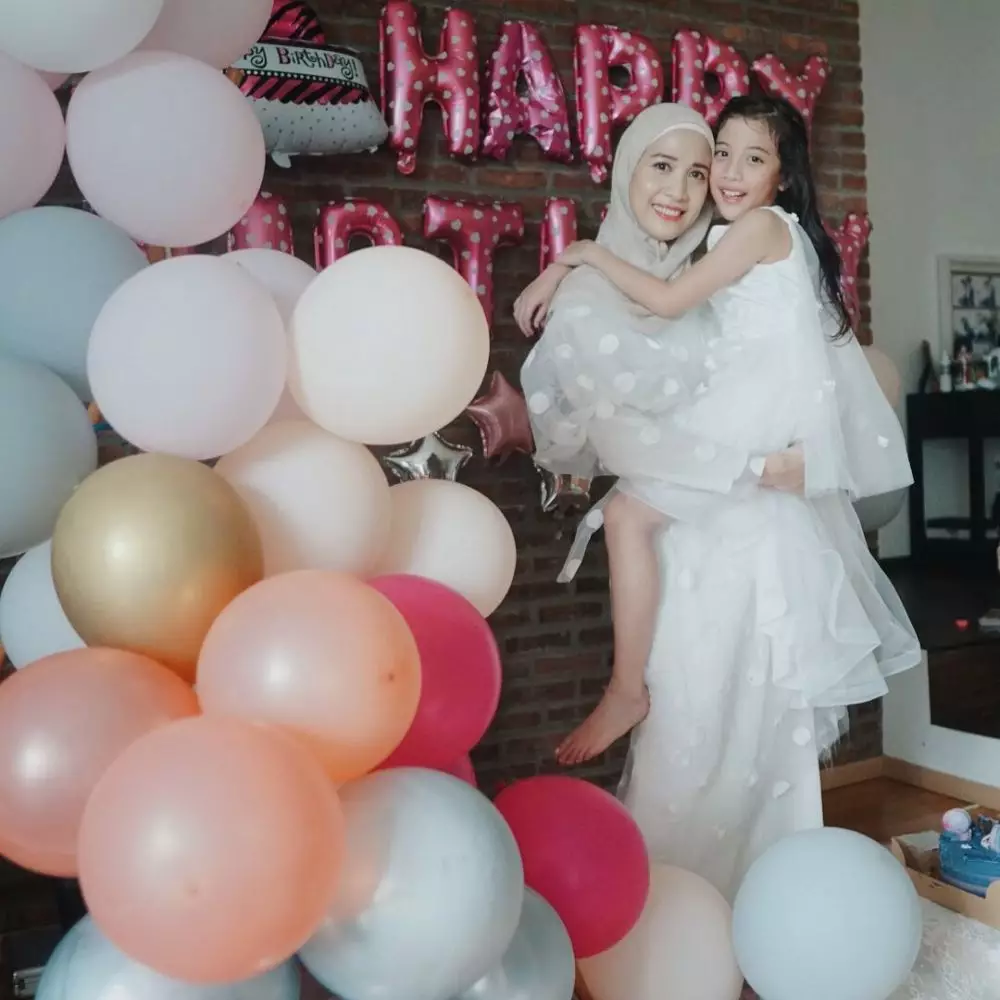 10 Potret Kimora putri Fanny Fabriana Instagram 10 Potret Kimora putri Fanny Fabriana Instagram