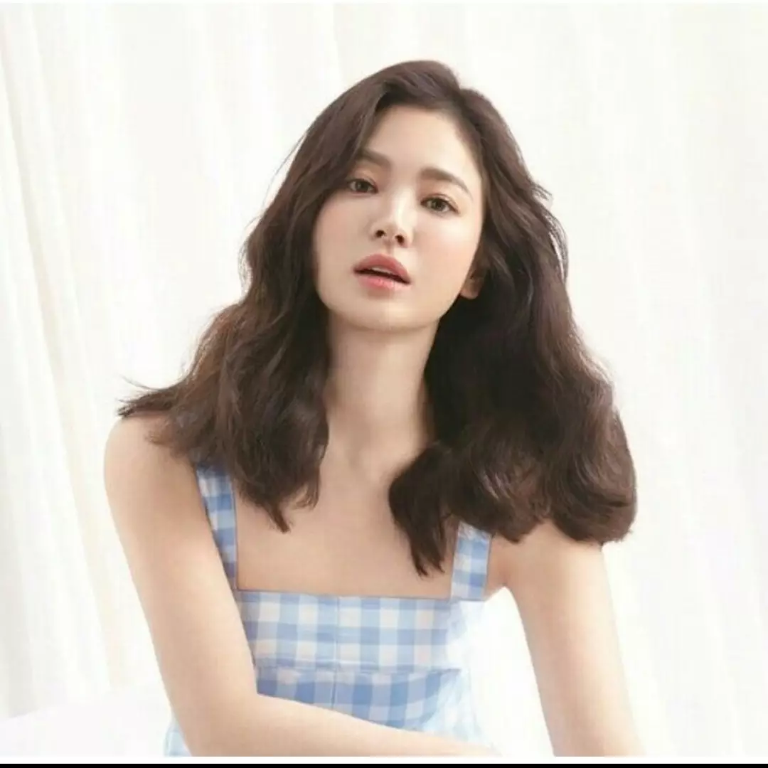 Dikabarkan balikan, ini 7 potret kedekatan Hyun Bin dan Song Hye-kyo