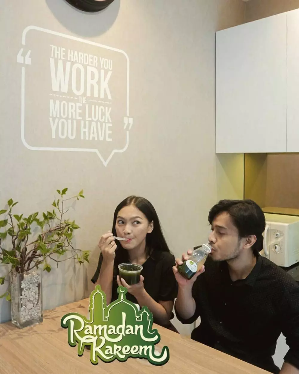 Ana Riana dan suami instagram