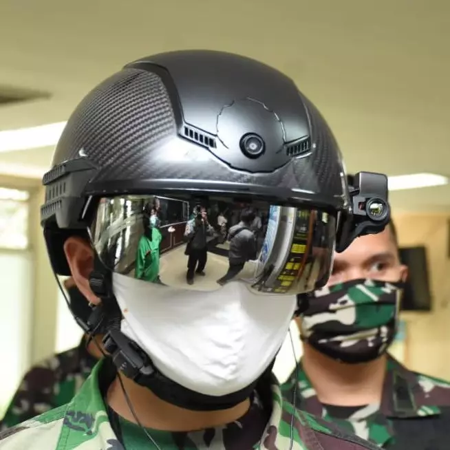 Helm canggih TNI cegah corona, bisa deteksi suhu tubuh jarak 10 meter