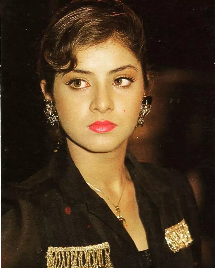 kisah miris aktris bollywood akhiri hidup dengan bunuh diri berbagai sumber kisah miris aktris bollywood akhiri hidup dengan bunuh diri berbagai sumber