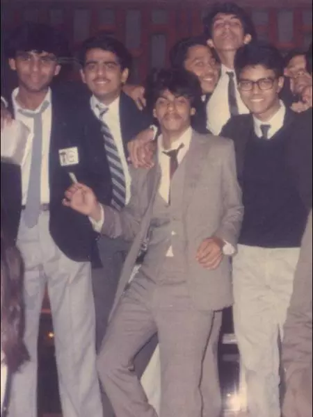 Potret aktor Bollywood masa muda berbagai sumber Potret aktor Bollywood masa muda berbagai sumber