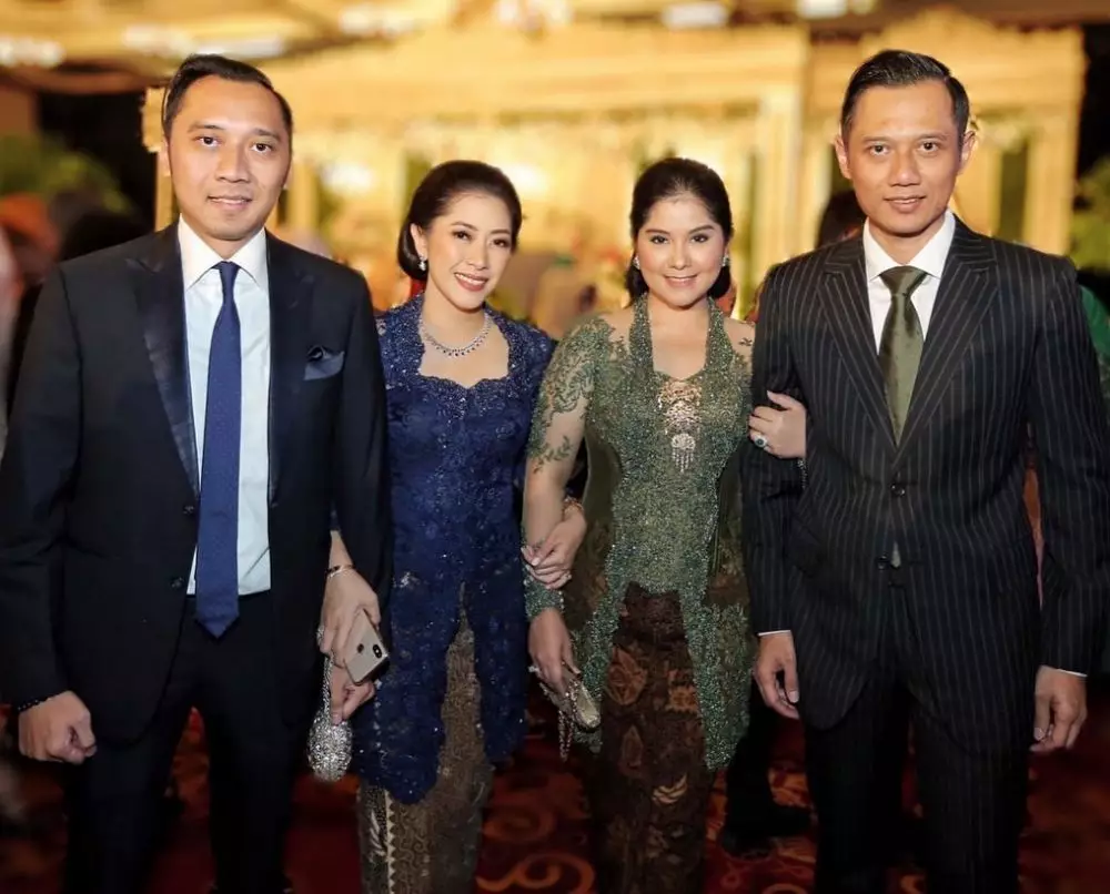 10 Potret kompak Annisa Pohan dan Aliya Rajasa Instagram