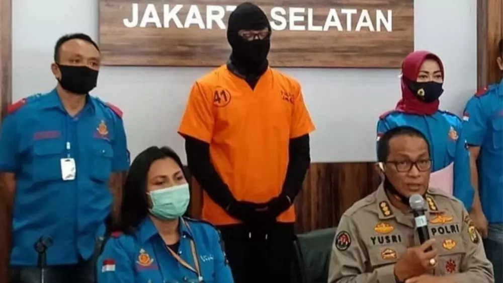 alasan Dwi Sasono pakai ganja © 2020 brilio.net Instagram/@dwisasono alasan Dwi Sasono pakai ganja © 2020 brilio.net Instagram/@dwisasono