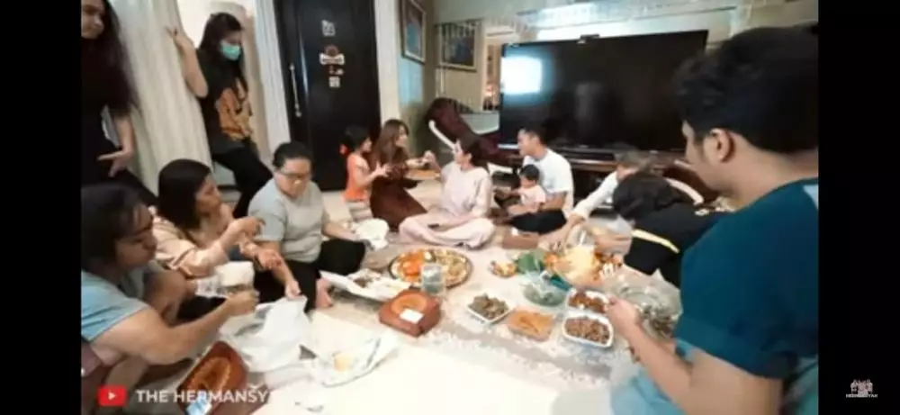 Syukuran anak angkat Anang instagram