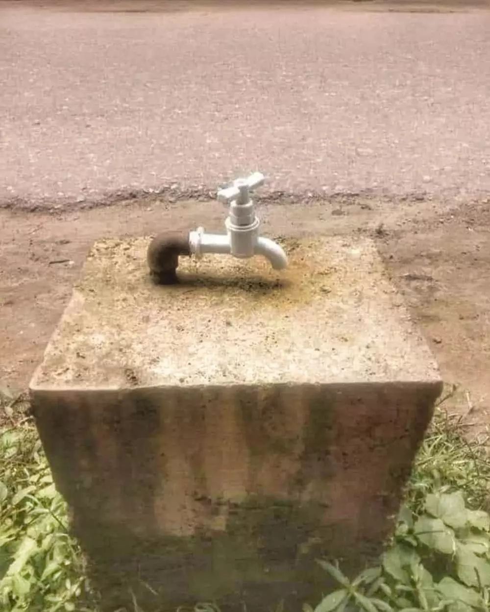 tingkah iseng orang benerin barang © 2020 instagram.com