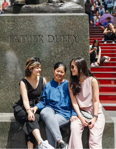 10 potret manis Gracia dan Gisela bareng ibunda Instagram 10 potret manis Gracia dan Gisela bareng ibunda Instagram