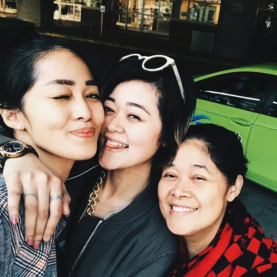10 potret manis Gracia dan Gisela bareng ibunda Instagram 10 potret manis Gracia dan Gisela bareng ibunda Instagram