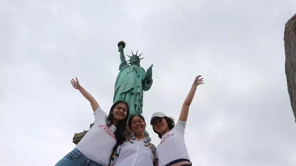 10 potret manis Gracia dan Gisela bareng ibunda Instagram 10 potret manis Gracia dan Gisela bareng ibunda Instagram