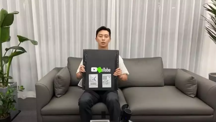 park seo joon dapat golden button Berbagai sumber park seo joon dapat golden button Berbagai sumber