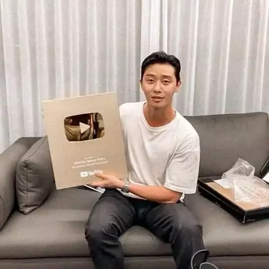 park seo joon dapat golden button Berbagai sumber park seo joon dapat golden button Berbagai sumber