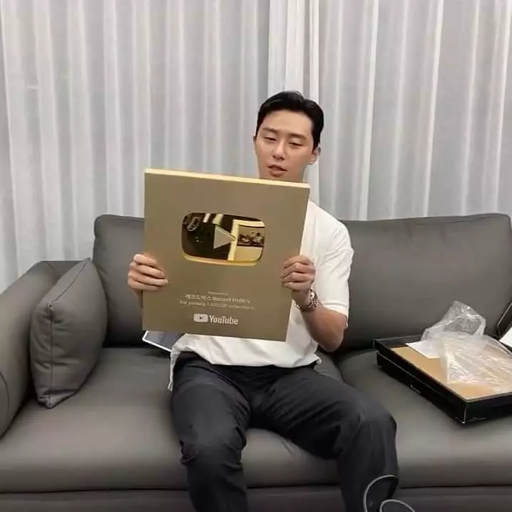 park seo joon dapat golden button Berbagai sumber park seo joon dapat golden button Berbagai sumber