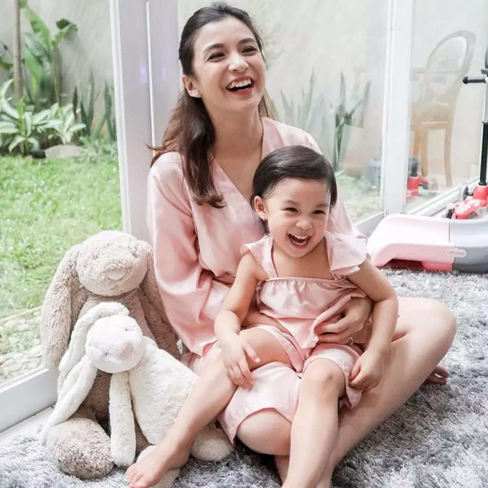 10 Potret Chelsea Olivia dan Natusha, kompak pakai baju kembaran