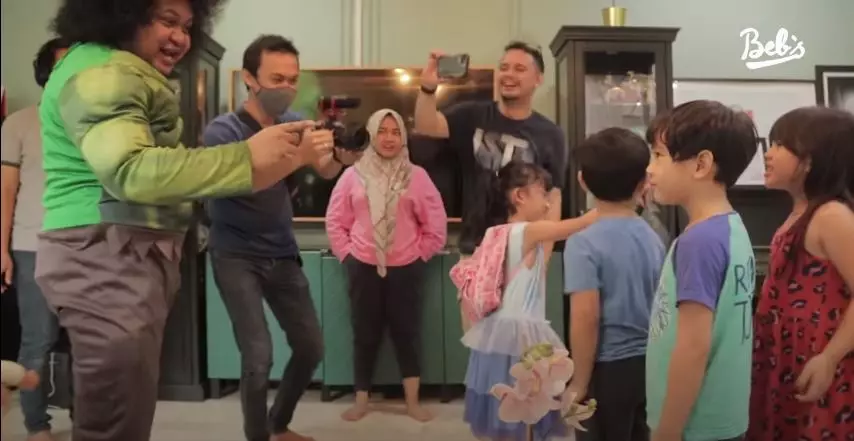 surprise rafathar berbagai sumber