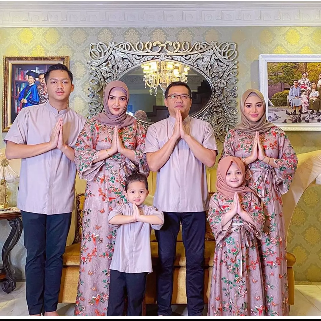 Bikin buku rapot untuk Arsy dan Arsya, Ashanty tuai pujian