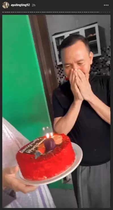 Ayu Ting Ting beri kejutan © 2020 brilio.net Instagram/@ayutingting92 Ayu Ting Ting beri kejutan © 2020 brilio.net Instagram/@ayutingting92