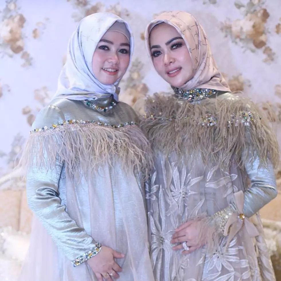 10 Pesona Lala Nurlela, kakak ipar Syahrini yang jarang terekspos