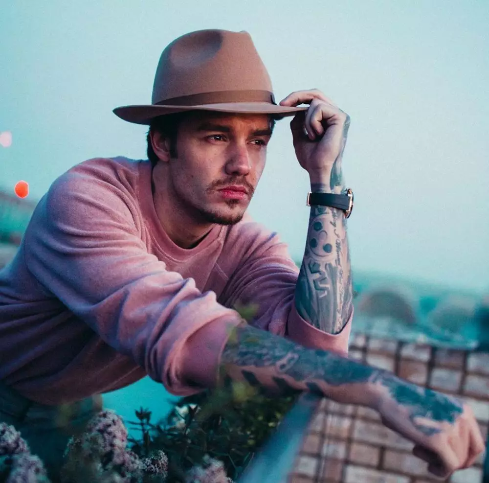 kabar One Direction berbagai sumber 