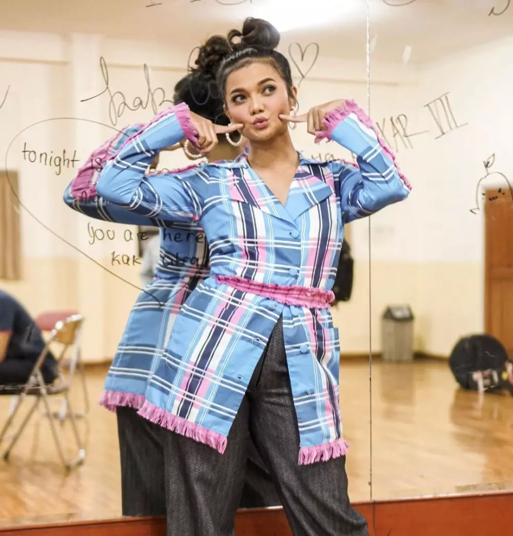 penyanyi wanita berkulit eksotis, tampilannya memukau © 2020 brilio.net