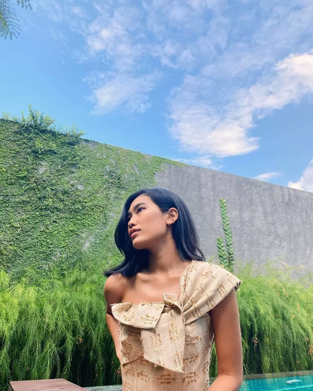 penyanyi wanita berkulit eksotis, tampilannya memukau © 2020 brilio.net