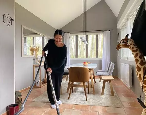 Rumah Anggun di Prancis Instagram