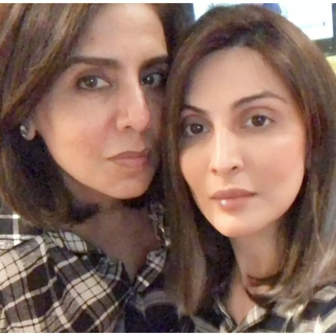 10 Potret Neetu Kapoor dan putrinya, bak kakak beradik