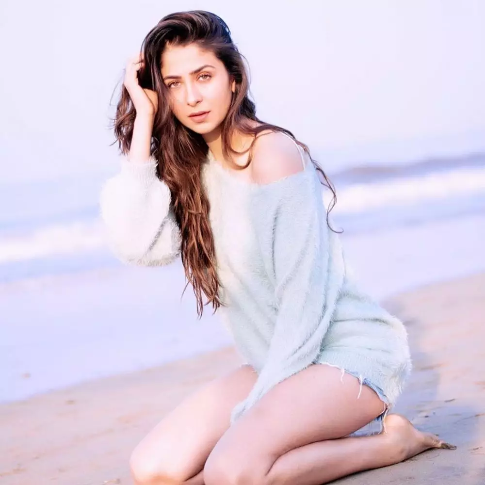 Potret terbaru pemeran Pooja  Instagram