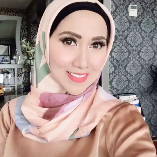 venna melinda mantap berhijab © 2020 brilio.net
