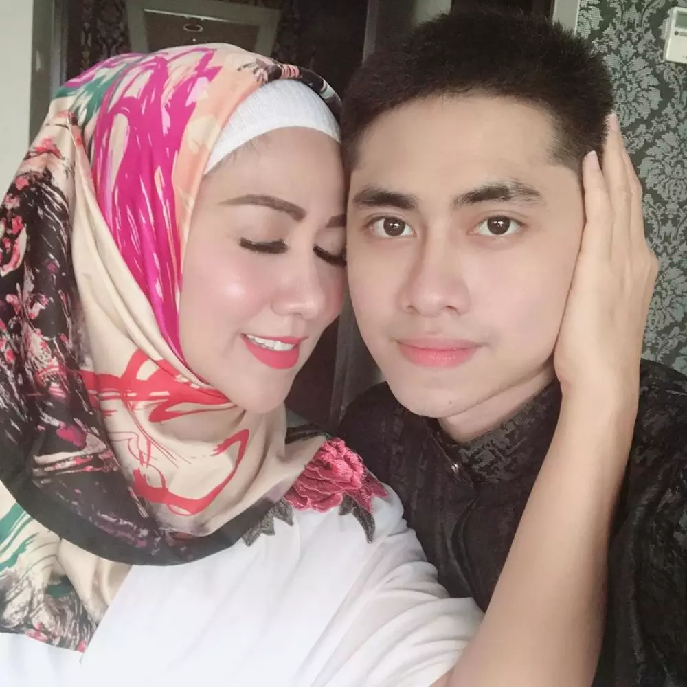 venna melinda mantap berhijab © 2020 brilio.net