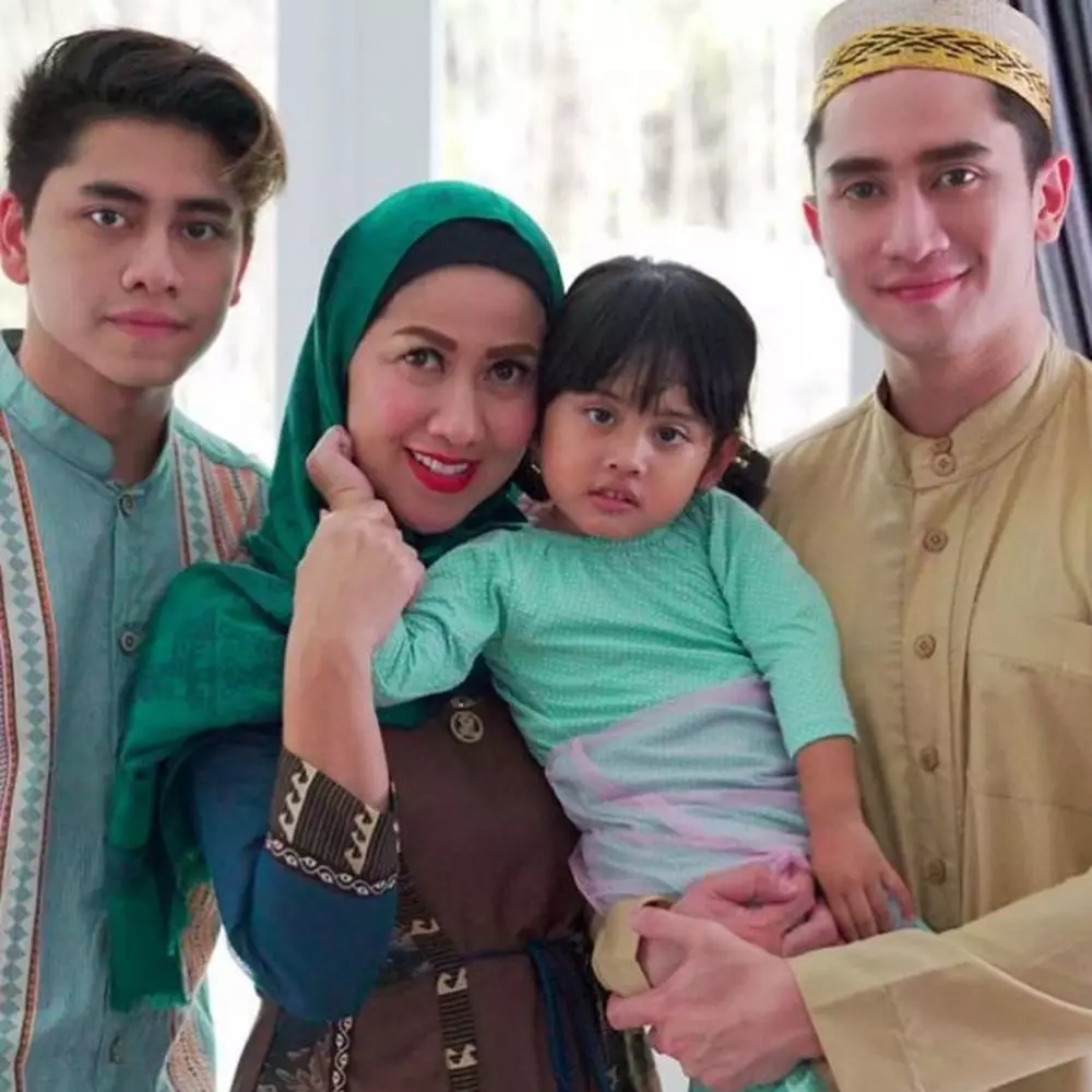 venna melinda mantap berhijab © 2020 brilio.net